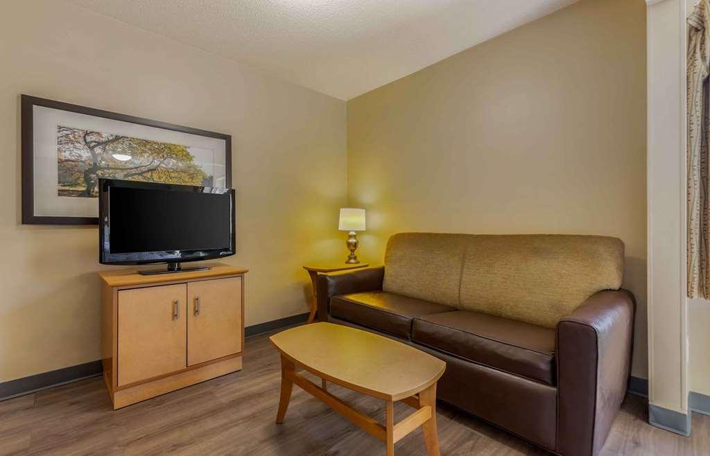 Extended Stay America Select Suites - Greenville - Haywood Mall Room photo
