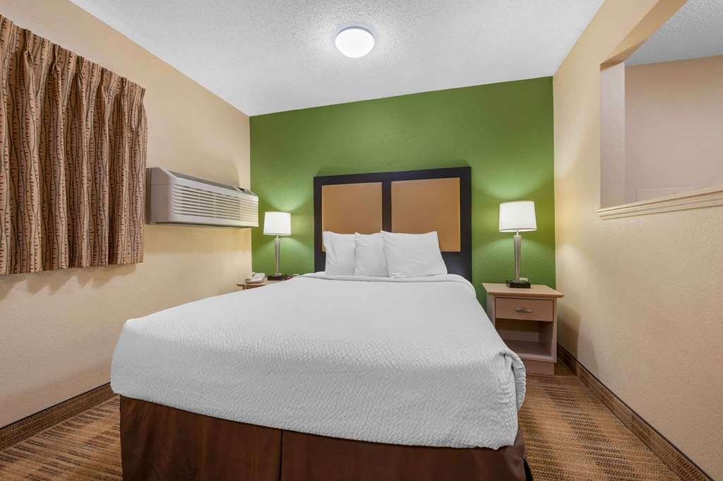 Extended Stay America Select Suites - Greenville - Haywood Mall Room photo